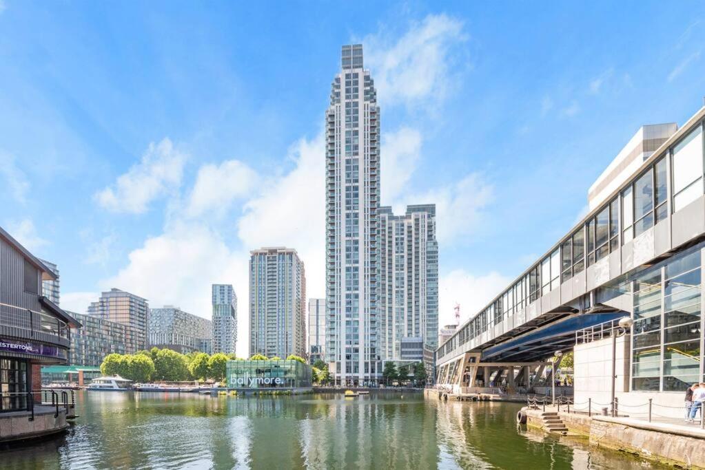 Skyview Waterside City Luxury Apartment Londres Exterior foto